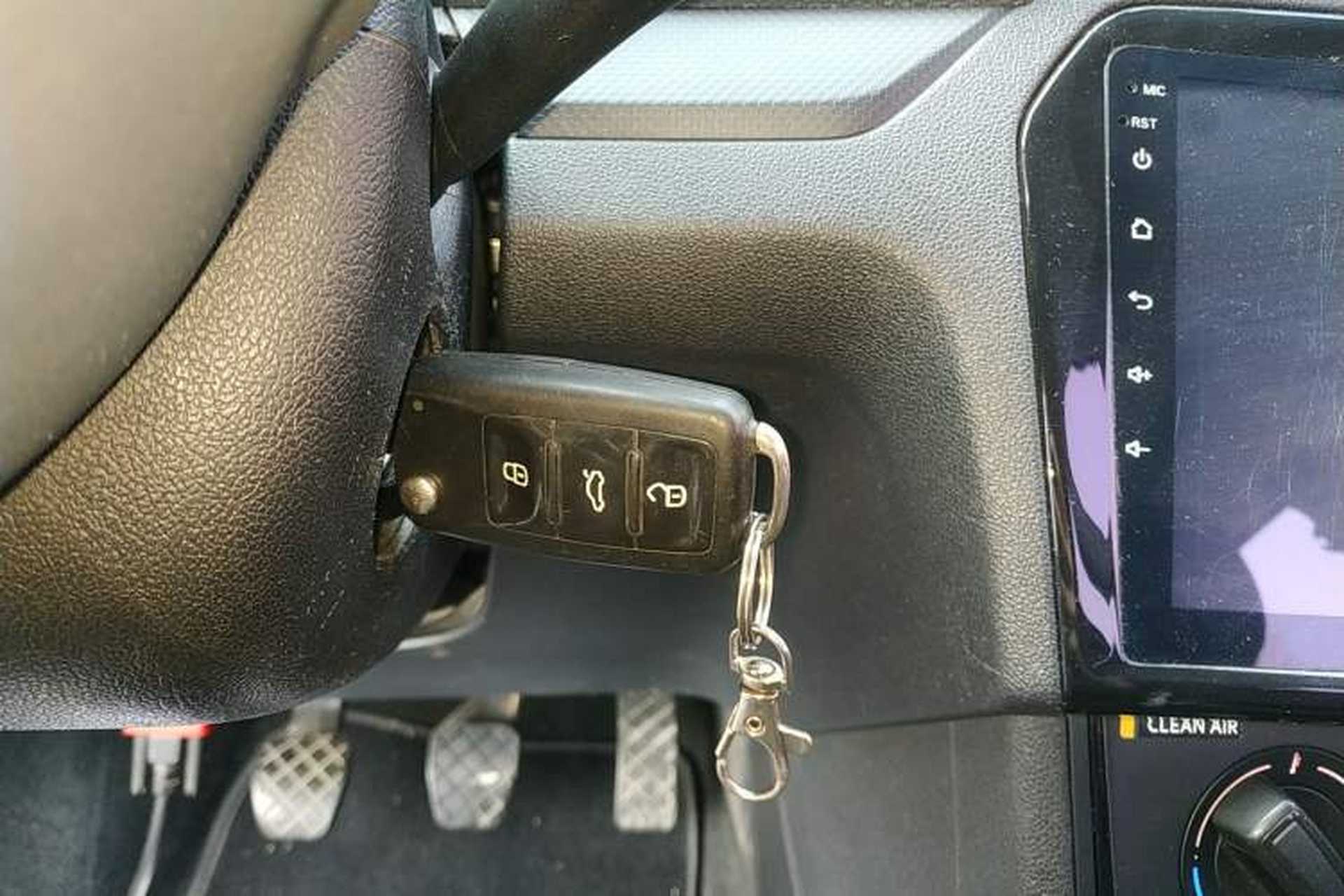 Used Volkswagen Jetta 2017 1.4L Manual Fashion Edition Vehicle Key