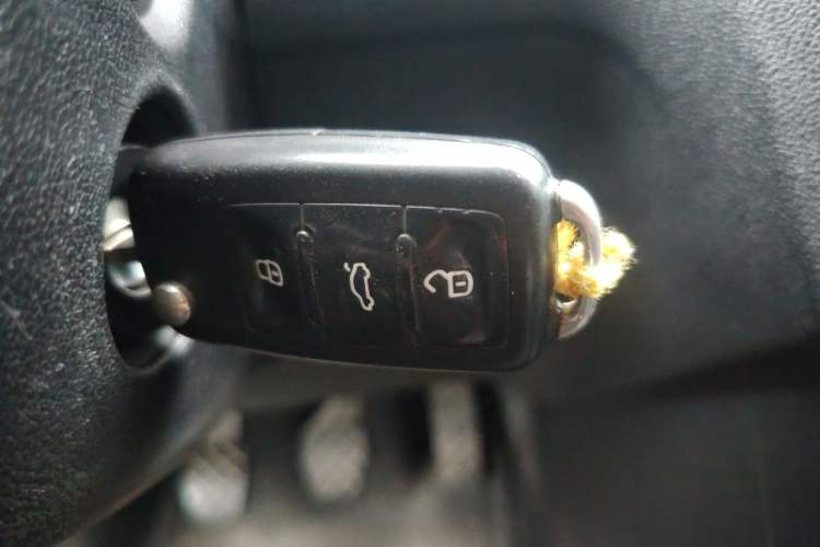Used Volkswagen Jetta 2017 1.4L Manual Fashion Edition Vehicle Key