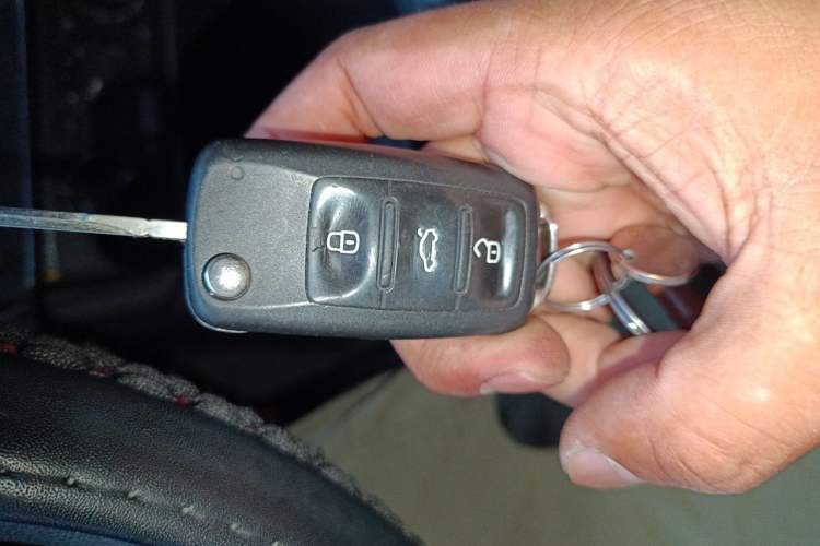 Used Volkswagen Jetta 2017 1.4L Manual Fashion Edition Vehicle Key