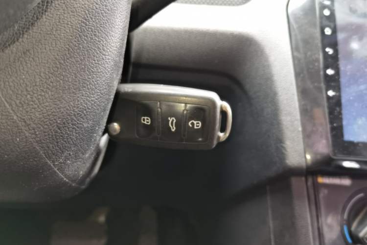 Used Volkswagen Jetta 2017 1.5L Automatic Fashion Model Vehicle Key