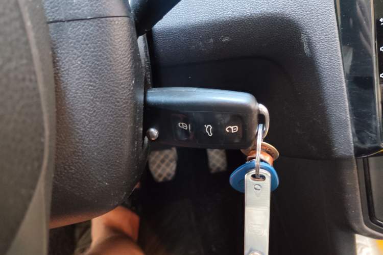 Used Volkswagen Jetta 2017 1.4L Manual Fashion Edition Vehicle Key