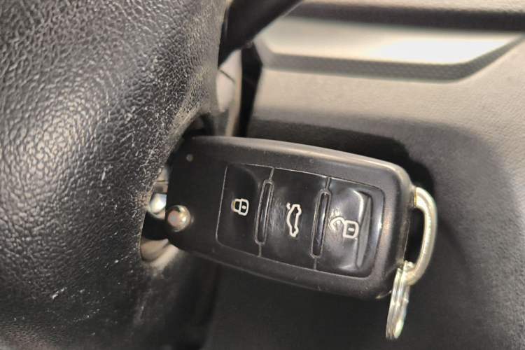 Used Volkswagen Jetta 2017 1.5L Automatic Fashion Model Vehicle Key