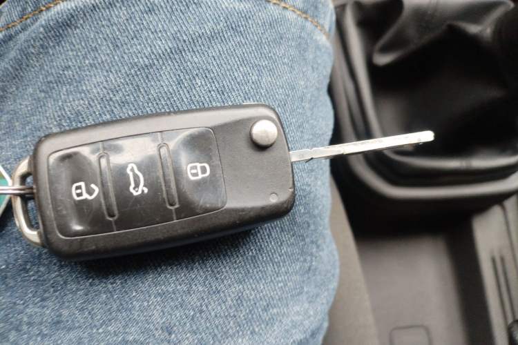 Used Volkswagen Jetta 2017 1.4L Manual Fashion Edition Vehicle Key