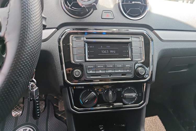 Used Volkswagen Jetta 2017 1.5L Manual Comfort Model Audio And AC Panel