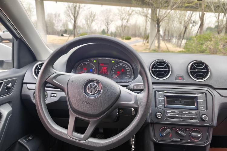 Used Volkswagen Jetta 2017 1.4L Manual Fashion Edition Audio And AC Panel
