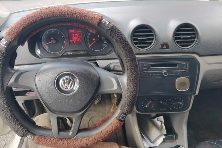 Used Volkswagen Jetta 2017 1.5L Manual Fashion Edition Audio And AC Panel