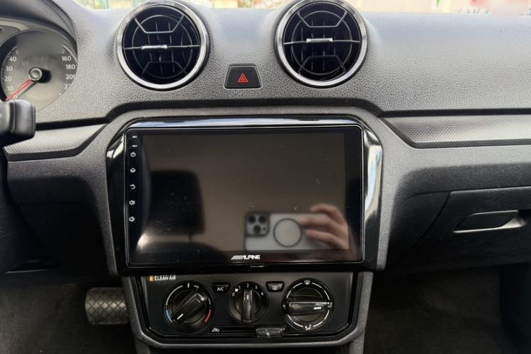 Used Volkswagen Jetta 2017 1.5L Automatic Fashion Model Audio And AC Panel