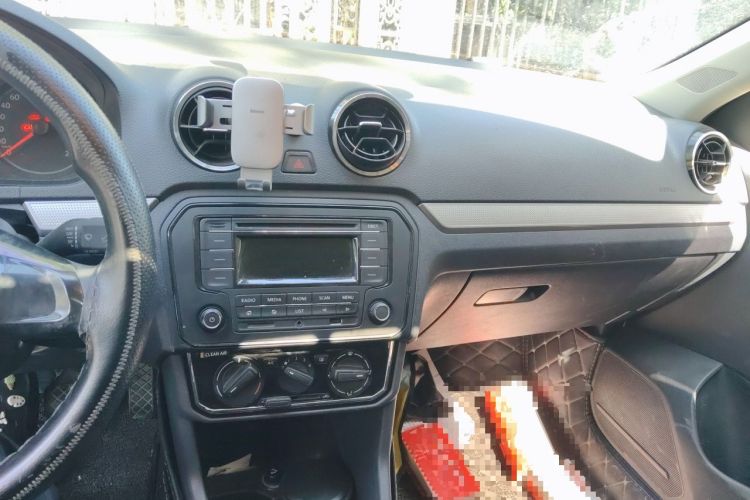Used Volkswagen Jetta 2017 1.5L Manual Comfort Model Audio And AC Panel