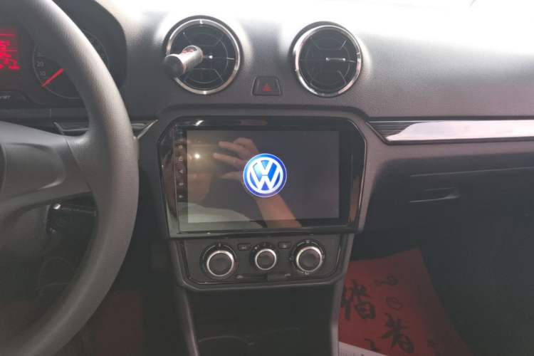 Used Volkswagen Jetta 2017 1.5L Manual Fashion Edition Audio And AC Panel
