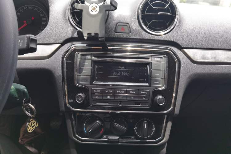 Used Volkswagen Jetta 2017 1.5L Manual Comfort Model Audio And AC Panel
