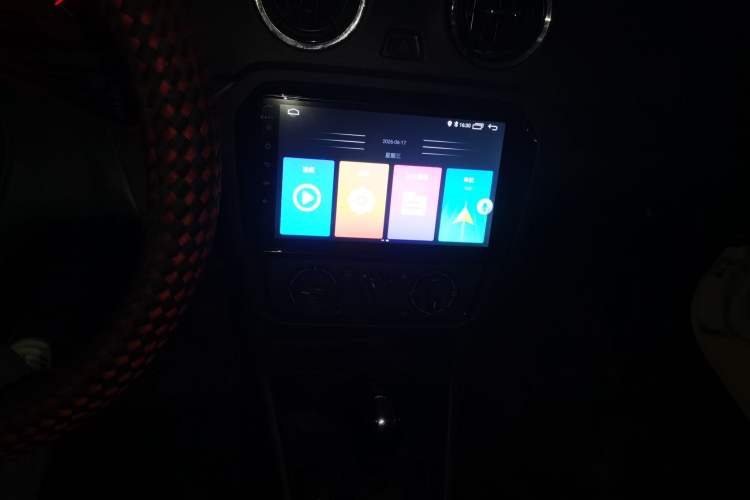 Used Volkswagen Jetta 2017 1.5L Automatic Fashion Model Audio And AC Panel
