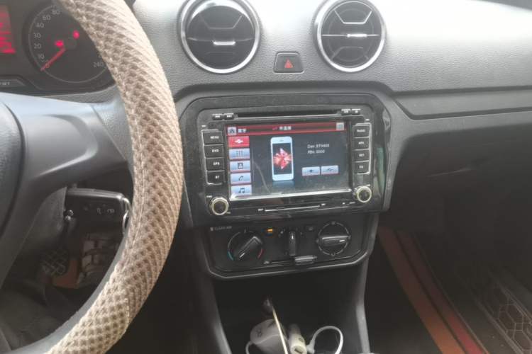 Used Volkswagen Jetta 2017 1.5L Manual Fashion Edition Audio And AC Panel