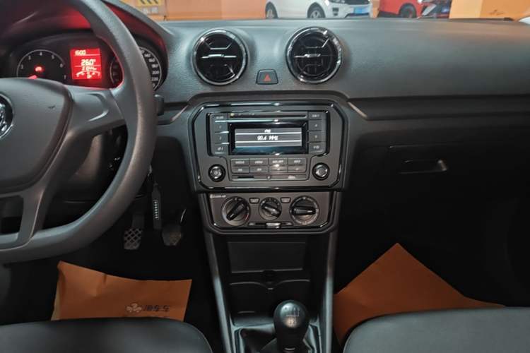Used Volkswagen Jetta 2017 1.4L Manual Fashion Edition Audio And AC Panel