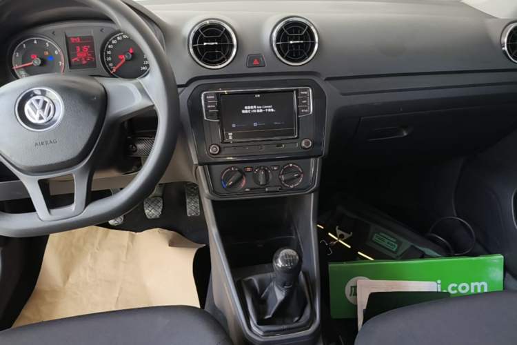 Used Volkswagen Jetta 2017 1.5L Manual Fashion Edition Audio And AC Panel