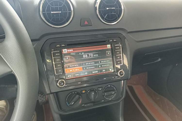 Used Volkswagen Jetta 2017 1.5L Manual Fashion Edition Audio And AC Panel