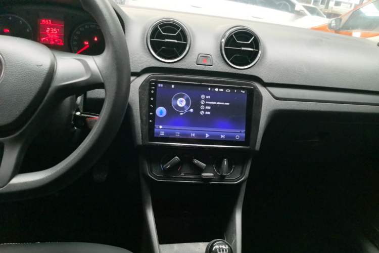 Used Volkswagen Jetta 2017 1.4L Manual Fashion Edition Audio And AC Panel