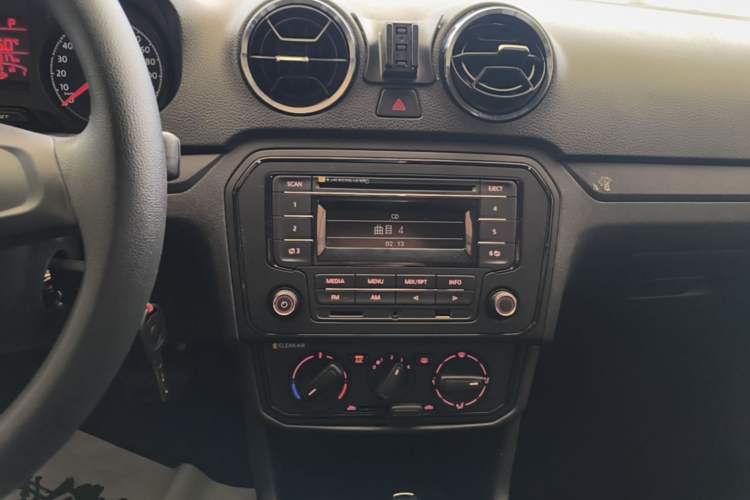 Used Volkswagen Jetta 2017 1.5L Automatic Fashion Model Audio And AC Panel