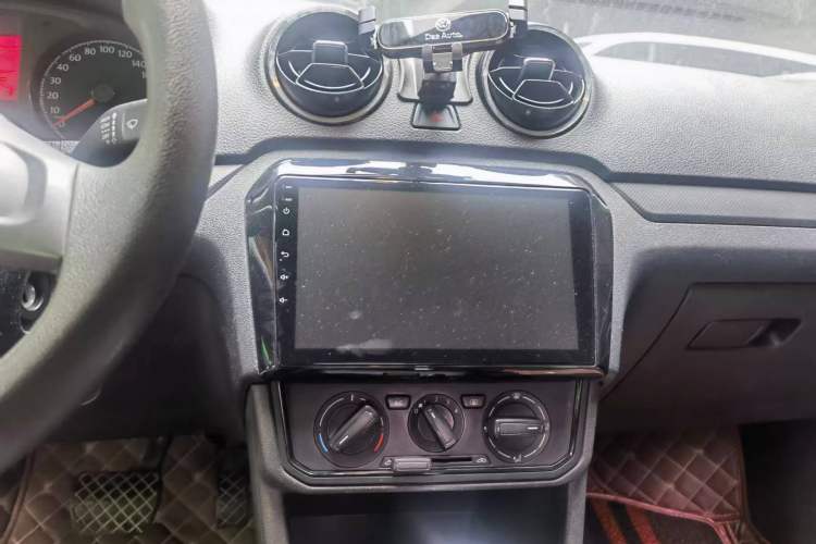 Used Volkswagen Jetta 2017 1.5L Automatic Fashion Model Audio And AC Panel