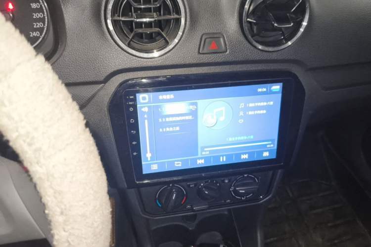 Used Volkswagen Jetta 2017 1.4L Manual Fashion Edition Audio And AC Panel