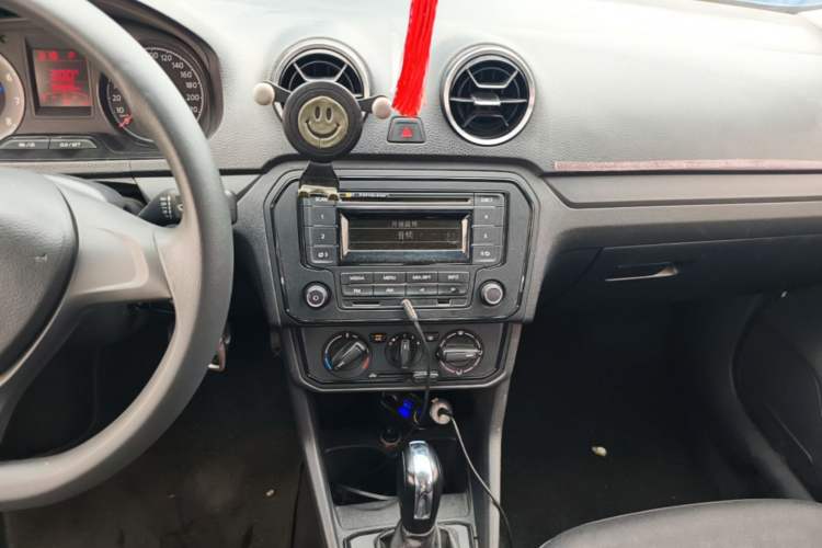 Used Volkswagen Jetta 2017 1.5L Automatic Fashion Model Audio And AC Panel