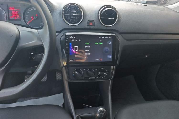 Used Volkswagen Jetta 2017 1.4L Manual Fashion Edition Audio And AC Panel