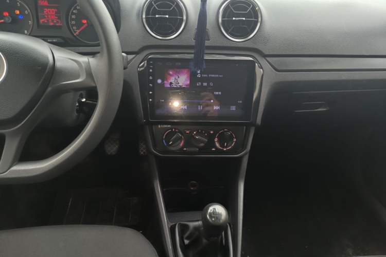 Used Volkswagen Jetta 2017 1.5L Manual Fashion Edition Audio And AC Panel