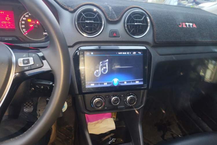 Used Volkswagen Jetta 2017 1.4L Manual Fashion Edition Audio And AC Panel