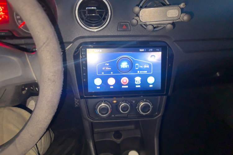Used Volkswagen Jetta 2017 1.4L Manual Fashion Edition Audio And AC Panel