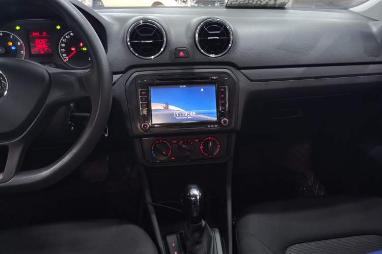 Used Volkswagen Jetta 2017 1.5L Automatic Fashion Model Audio And AC Panel