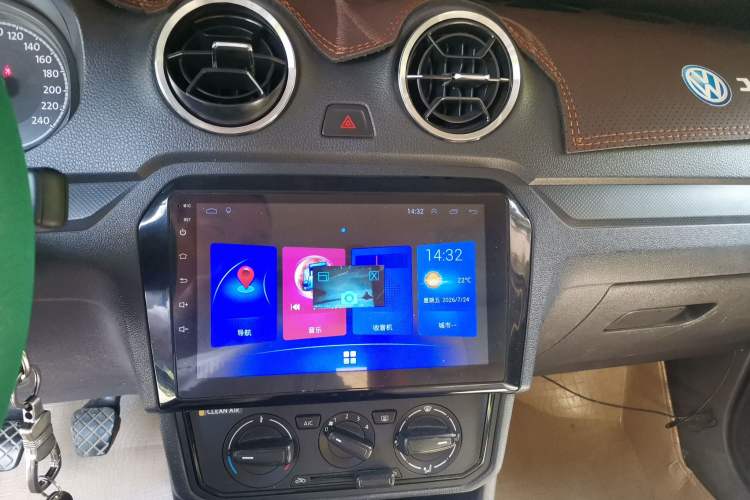 Used Volkswagen Jetta 2017 1.4L Manual Fashion Edition Audio And AC Panel