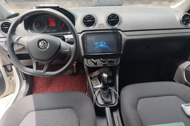 Used Volkswagen Jetta 2017 1.5L Automatic Fashion Model Center Console