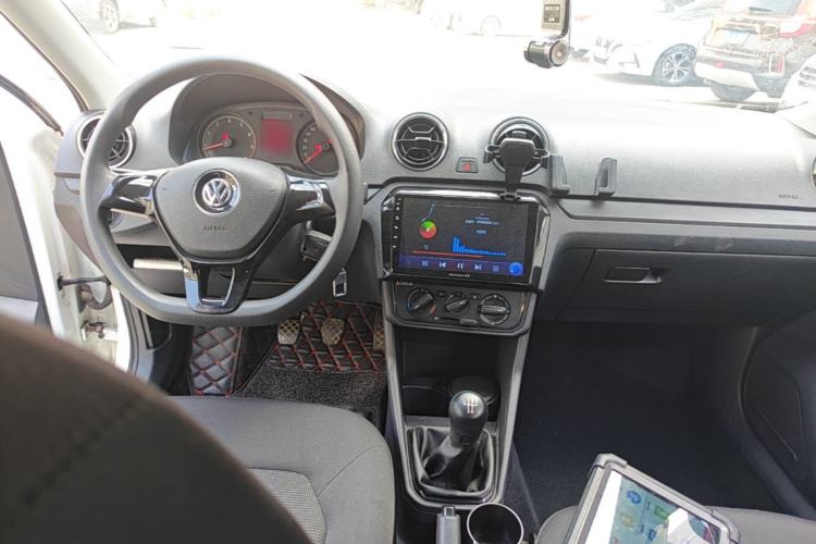 Used Volkswagen Jetta 2017 1.4L Manual Fashion Edition Center Console