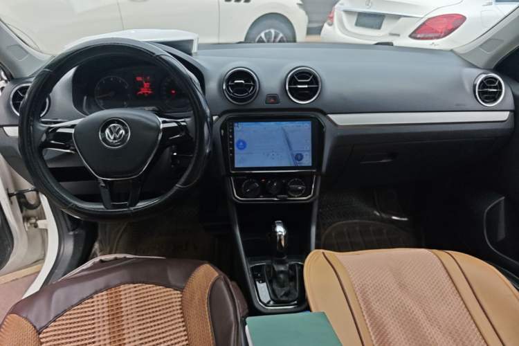 Used Volkswagen Jetta 2017 1.5L Automatic Comfort Model Center Console