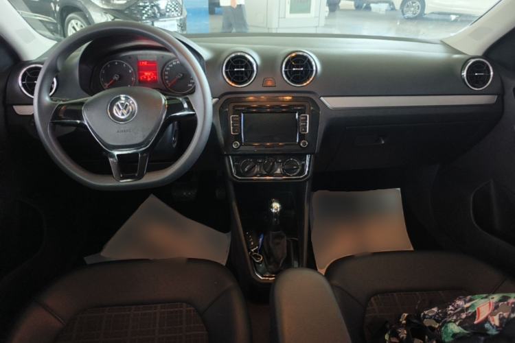 Used Volkswagen Jetta 2017 1.5L Automatic Comfort Model Center Console
