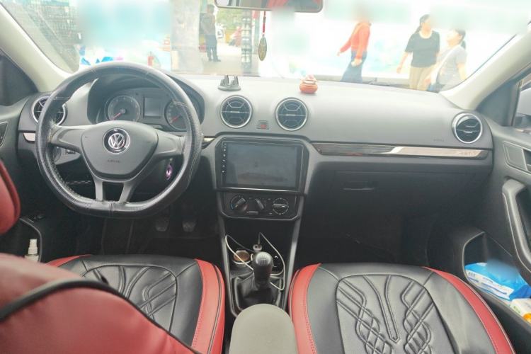 Used Volkswagen Jetta 2017 1.5L Manual Fashion Edition Center Console