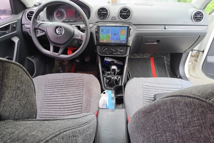 Used Volkswagen Jetta 2017 1.4L Manual Fashion Edition Center Console