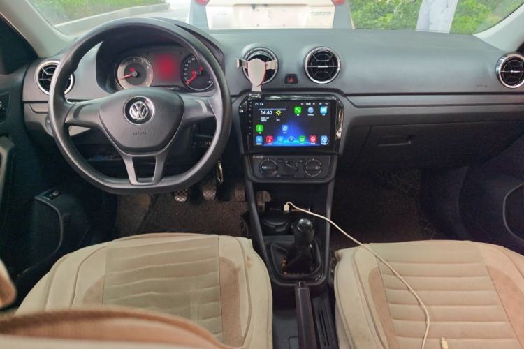 Used Volkswagen Jetta 2017 1.5L Manual Fashion Edition Center Console