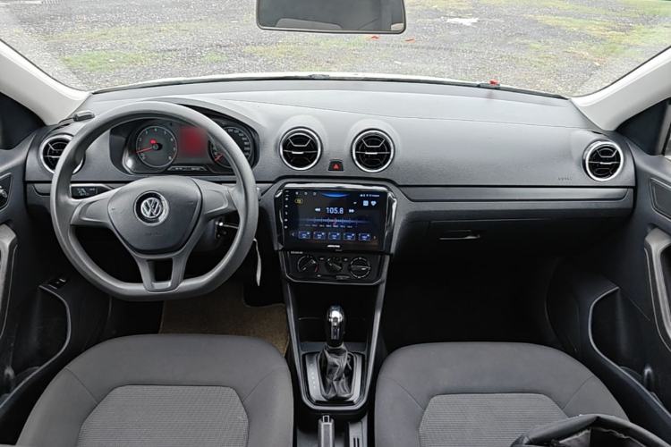 Used Volkswagen Jetta 2017 1.5L Automatic Fashion Model Center Console