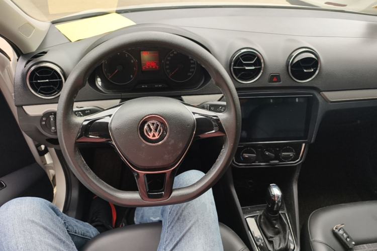 Used Volkswagen Jetta 2017 1.5L Automatic Comfort Model Center Console