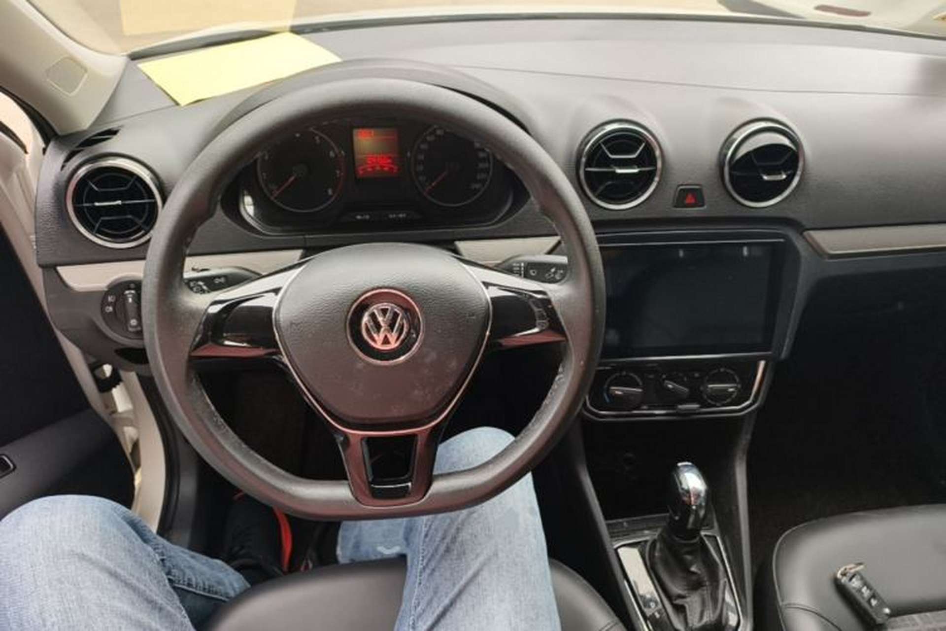 Used Volkswagen Jetta 2017 1.5L Automatic Comfort Model Center Console