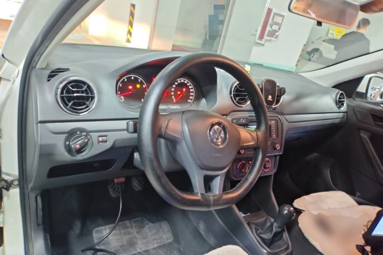 Used Volkswagen Jetta 2017 1.4L Manual Fashion Edition Center Console