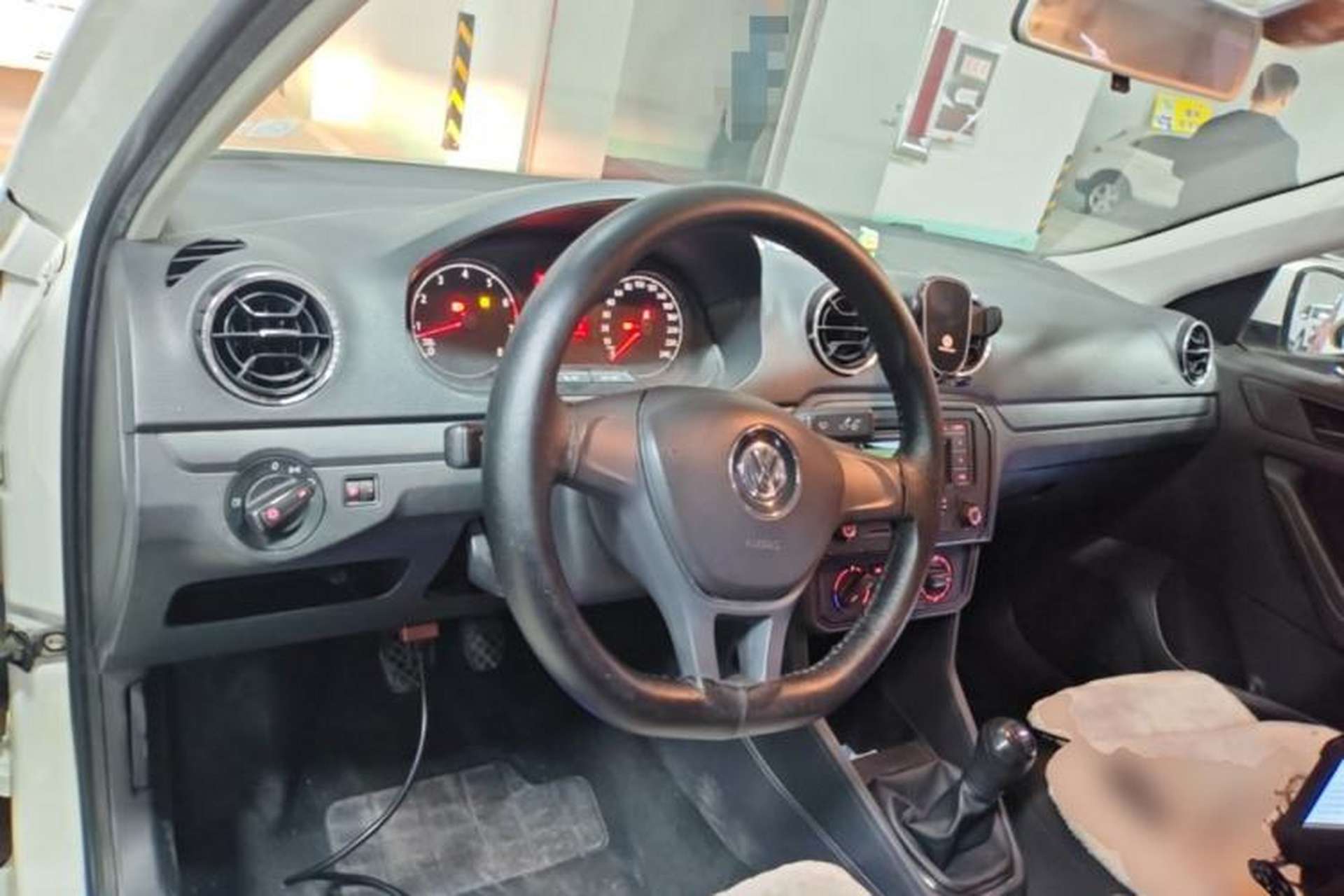 Used Volkswagen Jetta 2017 1.4L Manual Fashion Edition Center Console