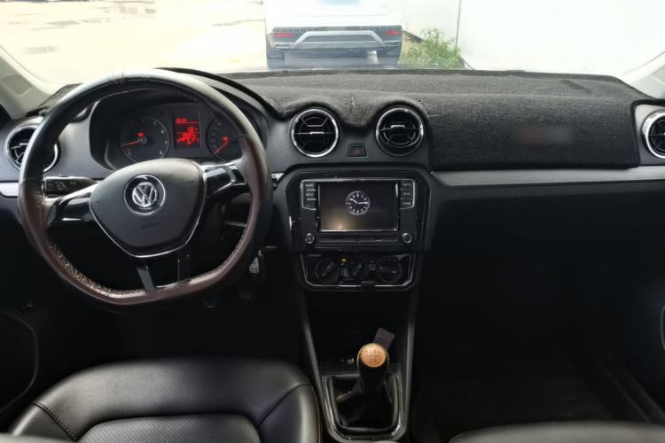 Used Volkswagen Jetta 2017 1.4L Manual Comfort Model Center Console