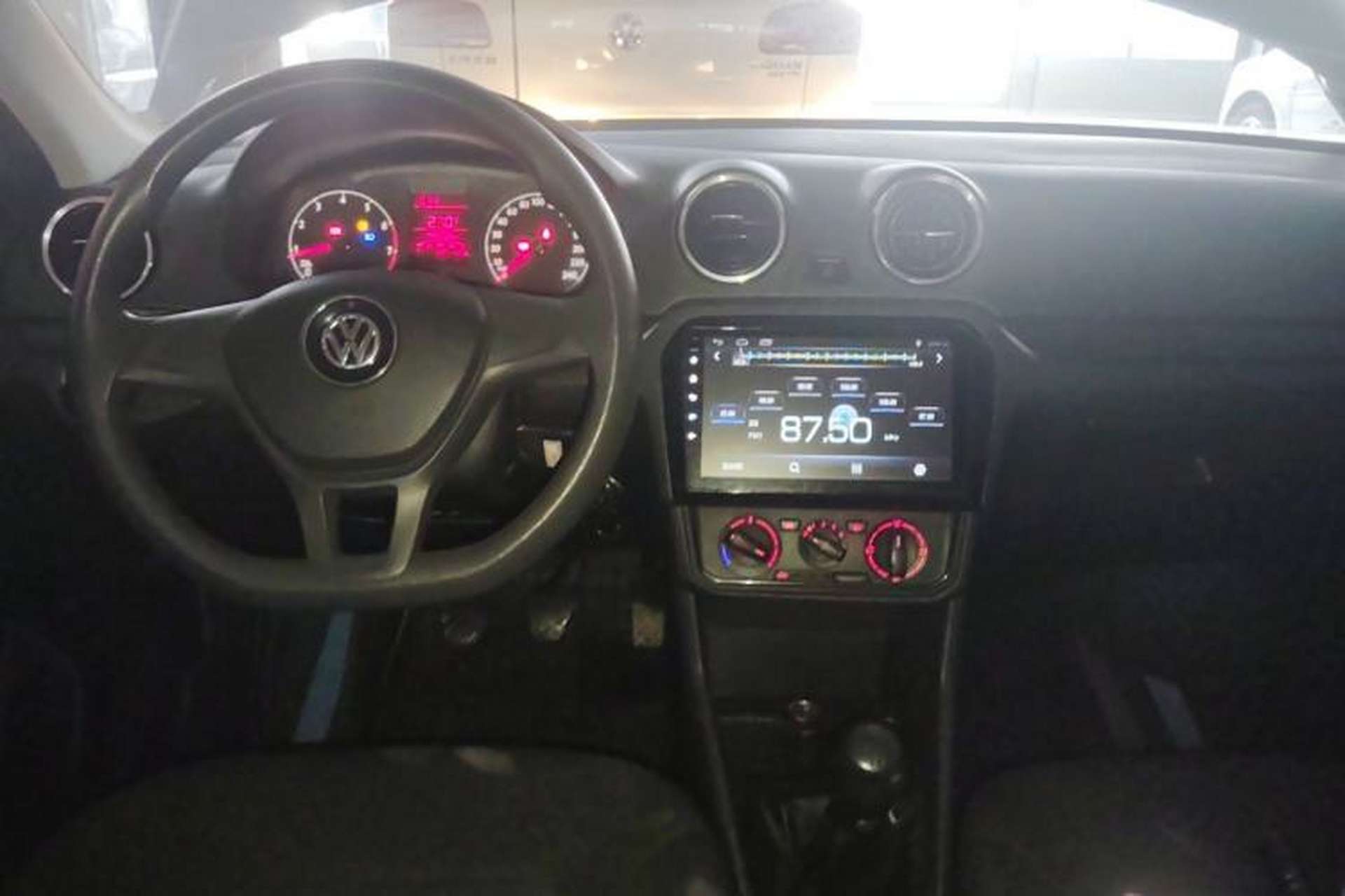 Used Volkswagen Jetta 2017 1.5L Manual Fashion Edition Center Console