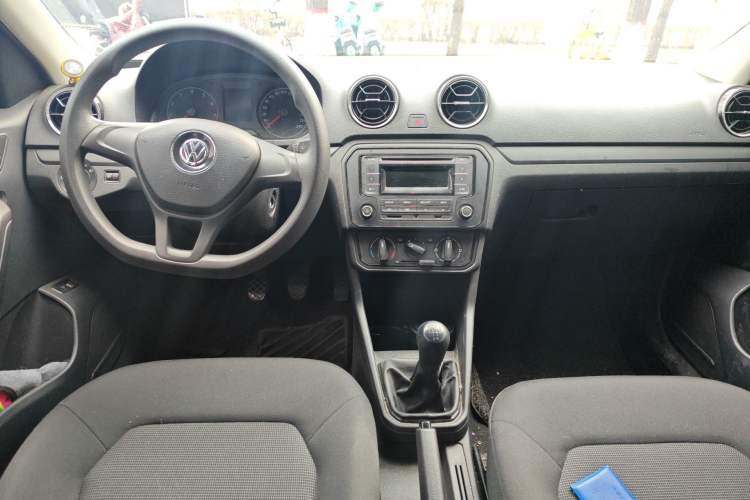 Used Volkswagen Jetta 2017 1.4L Manual Fashion Edition Center Console