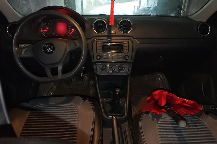 Used Volkswagen Jetta 2017 1.4L Manual Fashion Edition Center Console