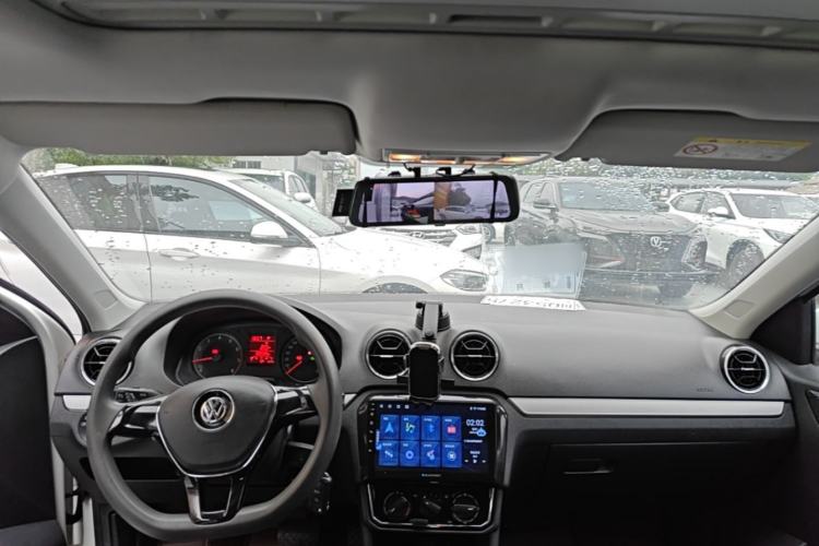 Used Volkswagen Jetta 2017 1.5L Automatic Comfort Model Center Console