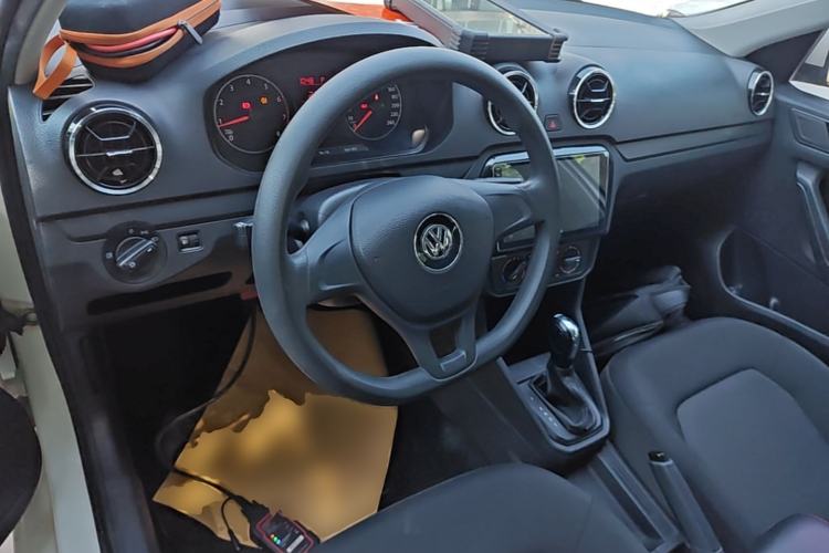Used Volkswagen Jetta 2017 1.5L Automatic Fashion Model Center Console