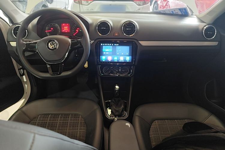 Used Volkswagen Jetta 2017 1.5L Automatic Comfort Model Center Console