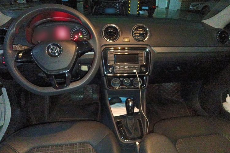 Used Volkswagen Jetta 2017 1.5L Automatic Comfort Model Center Console